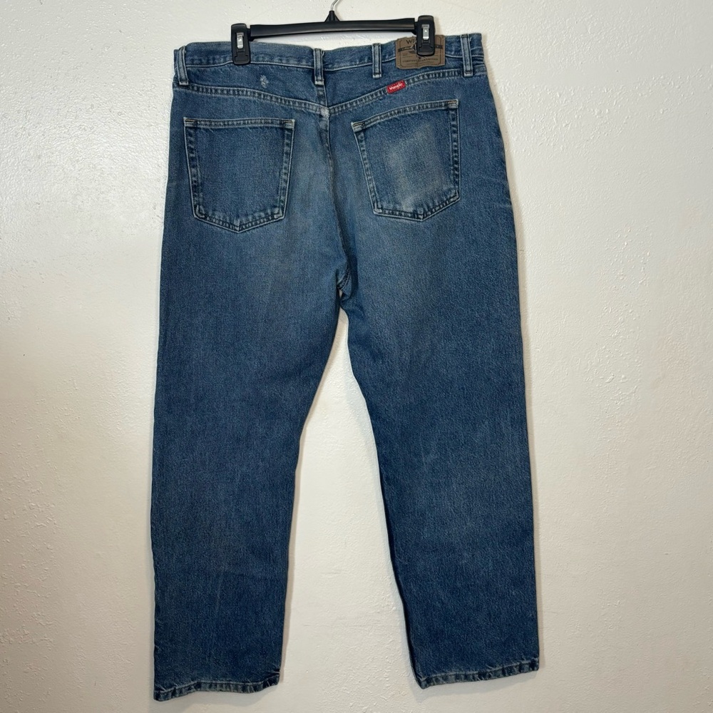 Wrangler Men’s Denim Blue Jeans Sz 38x29 Regular Fit - Picture 1 of 10